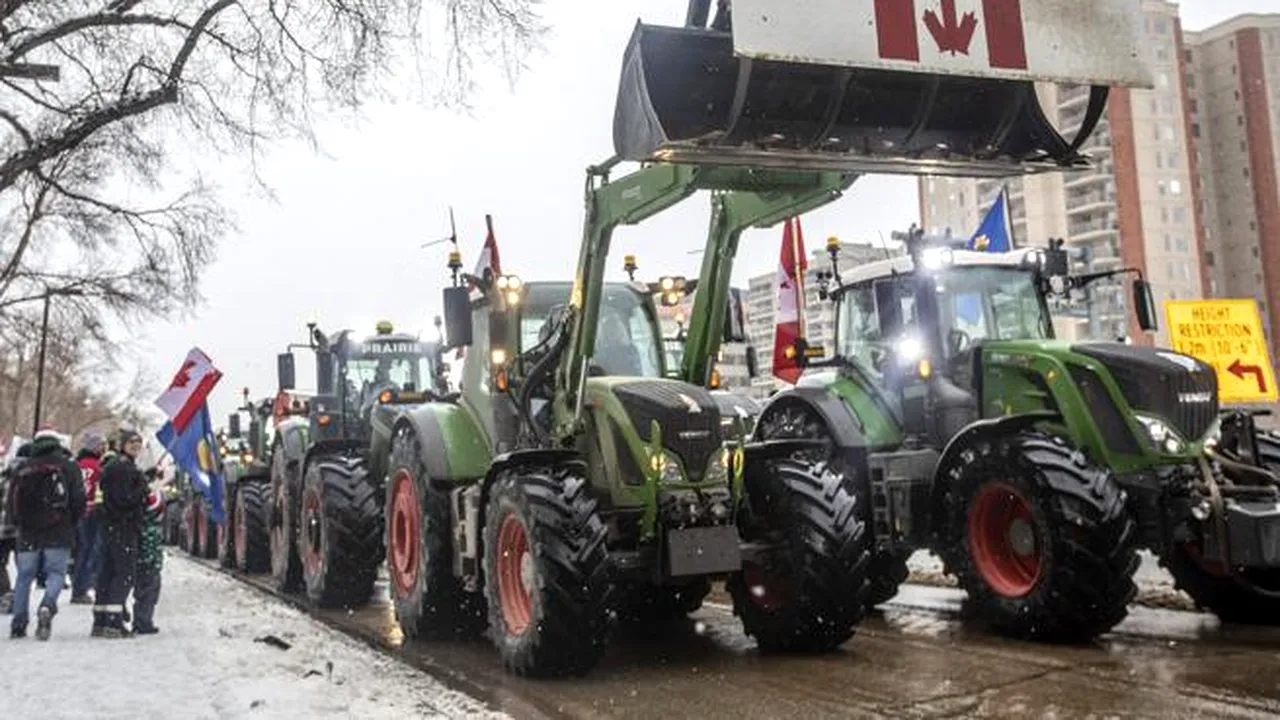 Poliţiştii canadieni încearcă să restabilească ordinea în capitală. Peste 100 de protestatari au fost arestaţi 