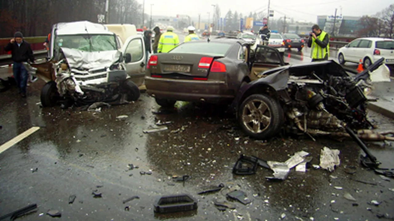 Un mort şi doi răniţi în urma unui carambol pe Pasarela Otopeni