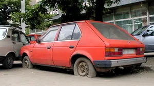 Maşinile abandonate pe domeniul public sunt ridicate