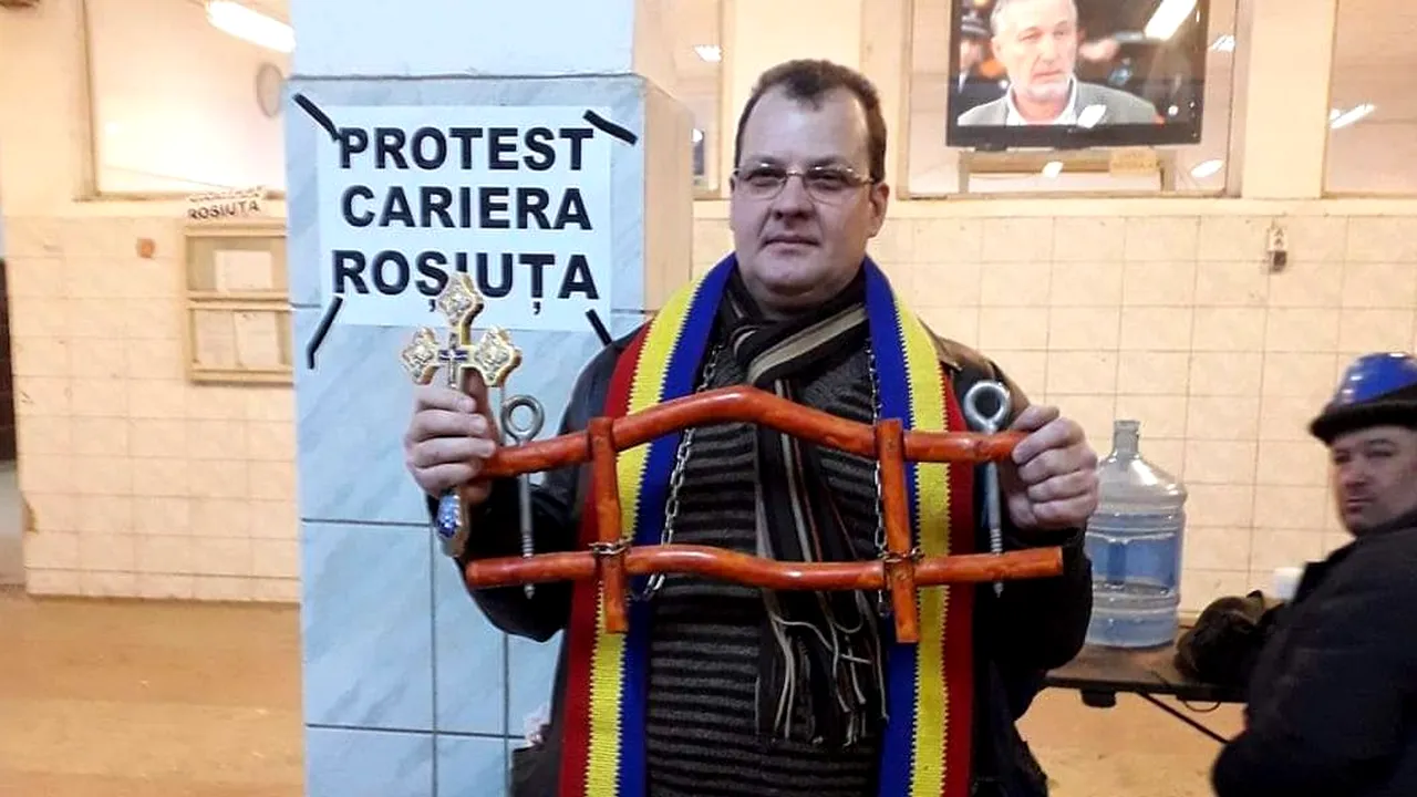 Protest la mai multe cariere ale CEO. Sute de angajaţi au oprit lucrul şi cer majorarea salariilor/ Obiectul INEDIT purtat de un salariat