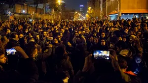 Proteste la Teheran. Iranienii au ieşit în stradă strigând „moarte mincinoşilor”. Mesajul lui Donald Trump pentru protestatari şi regim