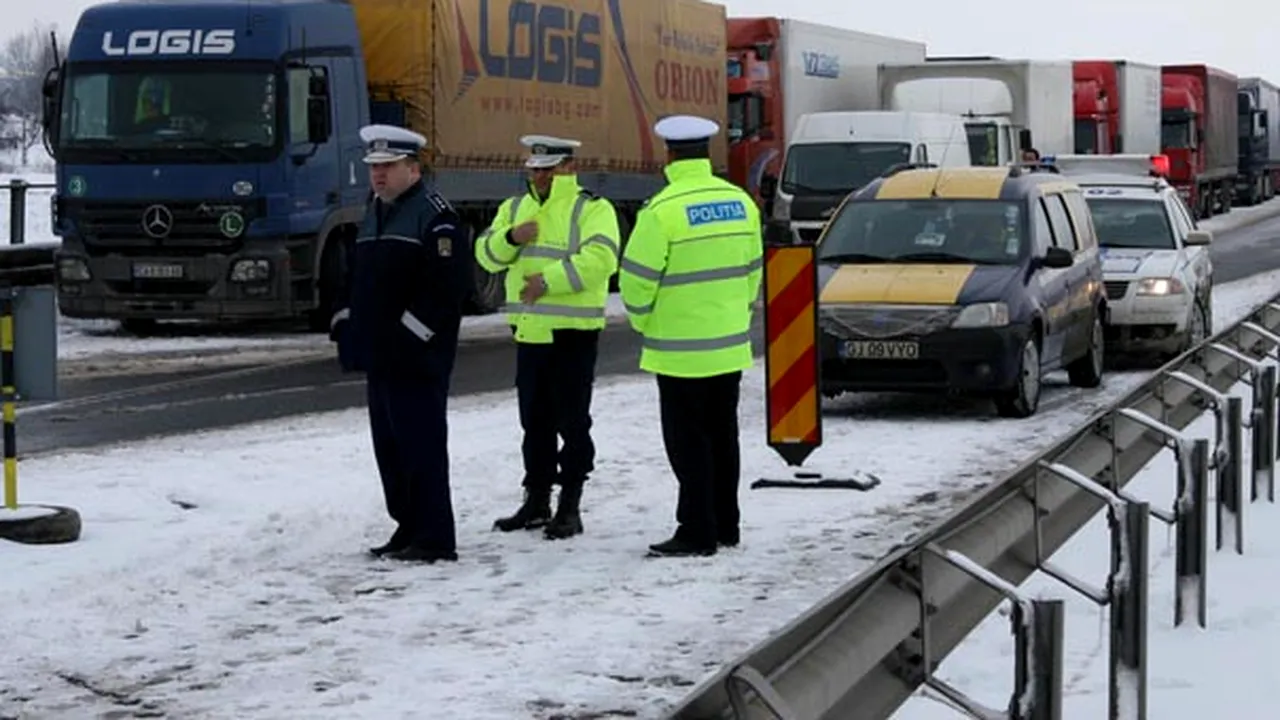 Două drumuri naţionale şi un tronson al A2 rămân închise din cauza zăpezii