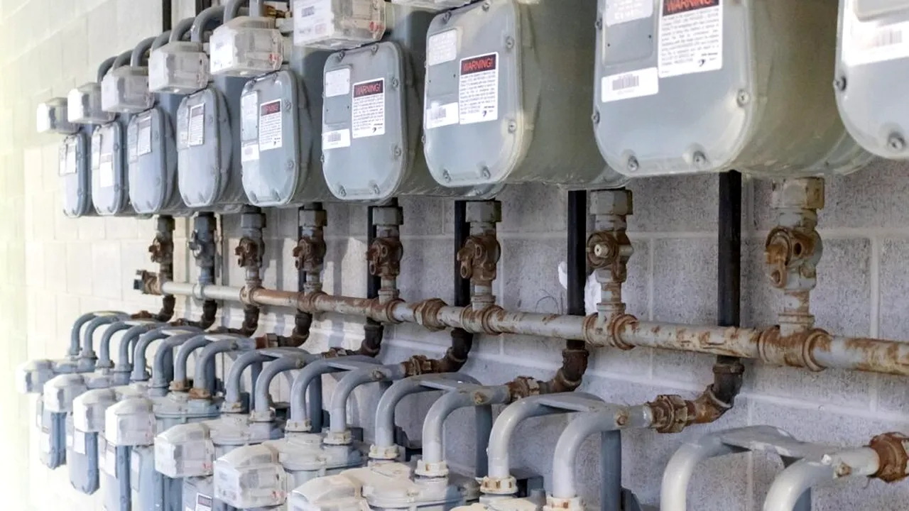 Instalații improvizate la rețeaua de energie și gaze, descoperite în Neamț