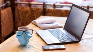 Cele mai căutate locuri de muncă ale lunii aprilie. Joburile remote sau work from home urcă în topul preferinţelor
