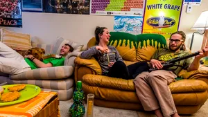 Iniţiatoarea proiectului USR privind drogurile se apără: Nu băgăm tinerii la puşcărie / Internaut: Urmează interzicerea alcoolului şi a păcănelelor