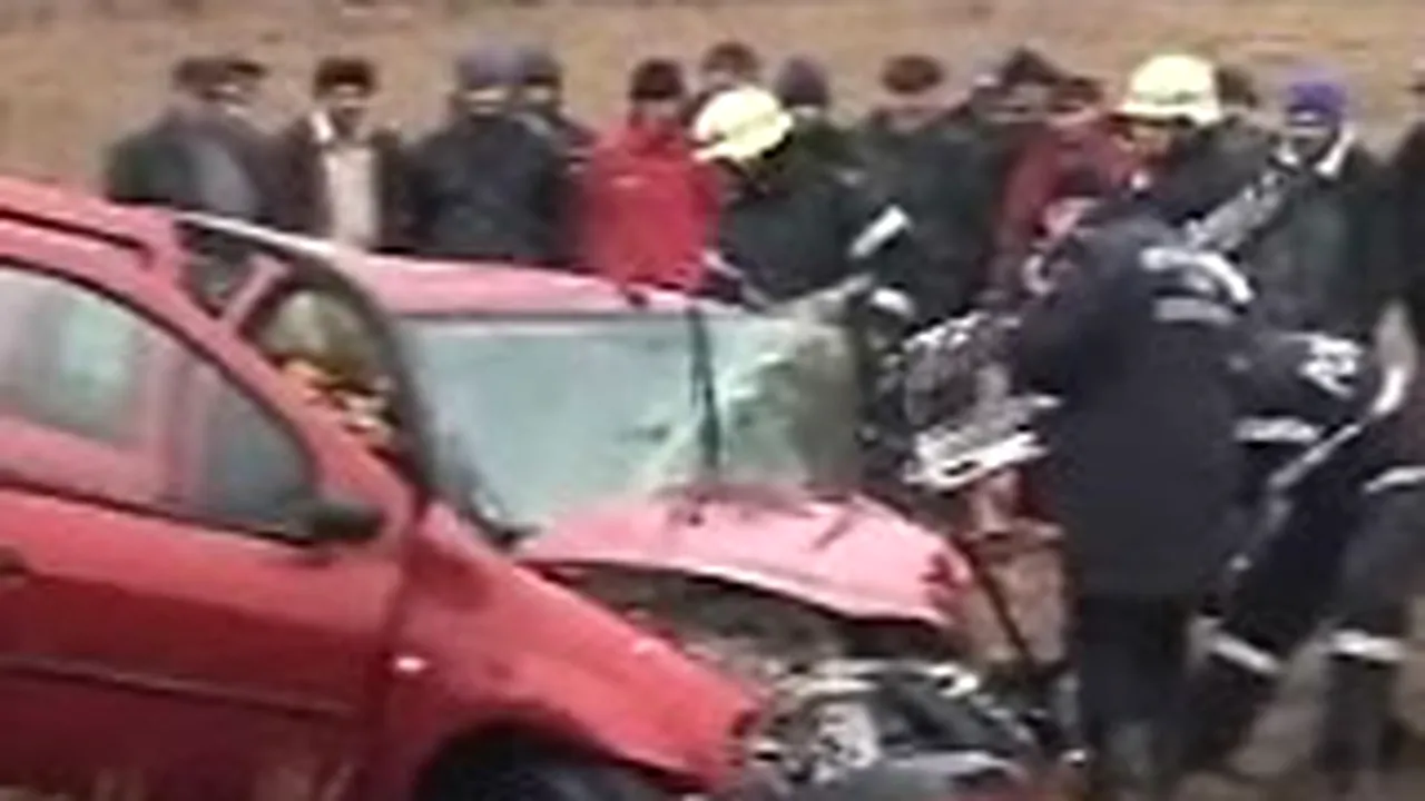 Braşov: Doi morţi şi şapte răniţi în urma unui accident rutier