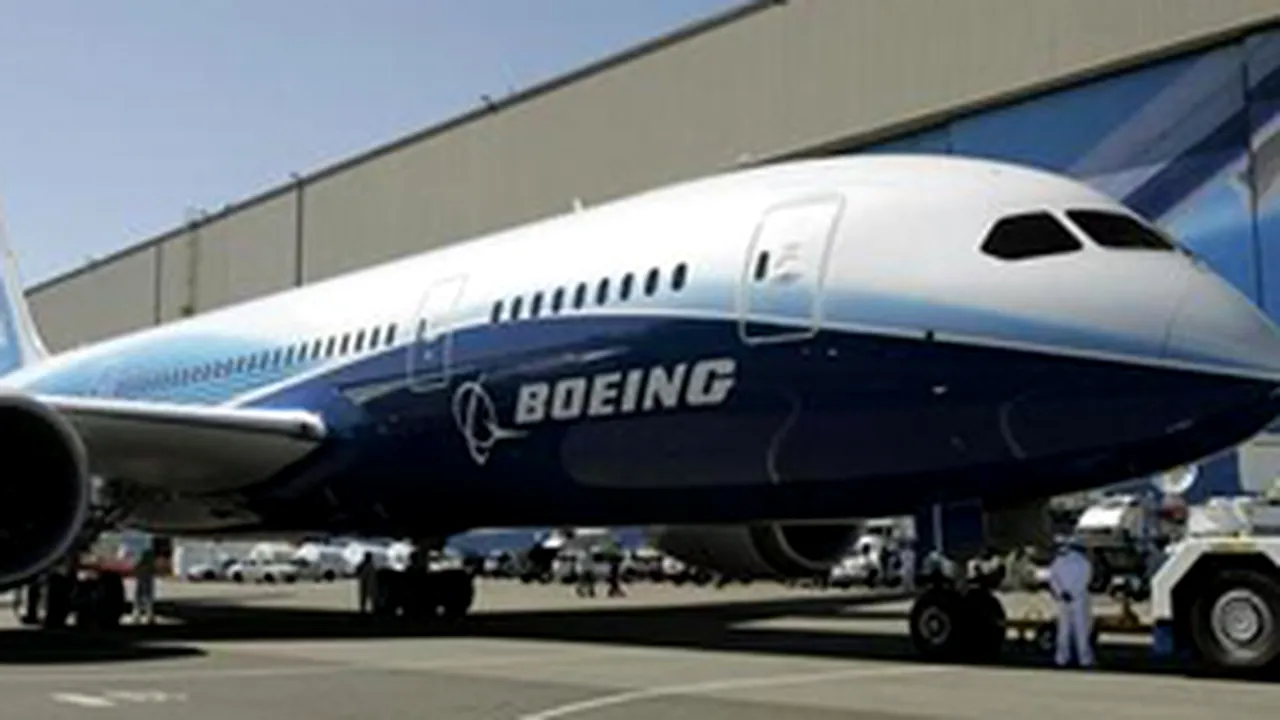 Boeing a amânat cu şase luni primele livrări ale avionului 787 Dreamliner