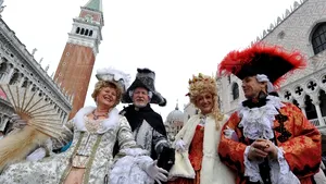 A început carnavalul de la Veneţia - FOTO, VIDEO