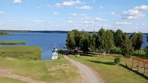 Descoperirea făcută de o fetiţă a pornit o investigaţie într-un lac din Suedia. Iniţial au crezut că este ceva obişnuit | FOTO