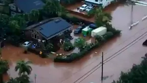 Hawaii, sub ape: cele mai grave inundații din ultimele 20 de ani lasă mii de oameni fără curent