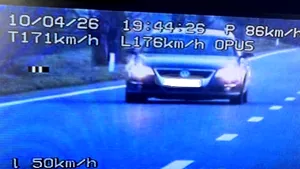 O șoferiță a testat limitele fizicii pe o șosea din județul Constanța, pentru că i se ardeau cozonacii