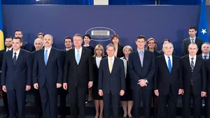 Membri ai Guvernului Cioloş au primit locuinţe RA-APPS. Doi dintre ei au o altă locuinţă în Capitală