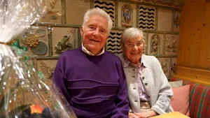 PREZENTUL FĂRĂ PERDEA  Marius Oprea/ Cei mai buni români s-au născut în Bavaria: un fost inginer şi o fostă croitoreasă au înfiinţat şi au dotat patru centre de dializă în România 