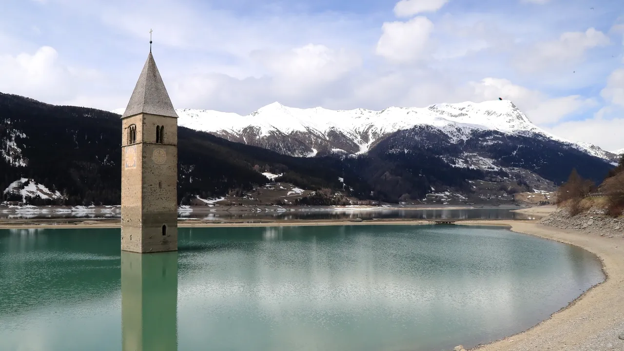Un sat scufundat de 71 de ani a ieşit la suprafaţă. Ce s-a întâmplat cu sutele de locuitori