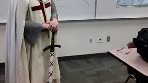 Profesori care predau cursurile în cele mai neobişnuite moduri - FOTO