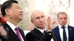 Vladimir Putin a cedat presiunilor şi i-a transmis lui Xi Jinping că acceptă negocieri cu Ucraina