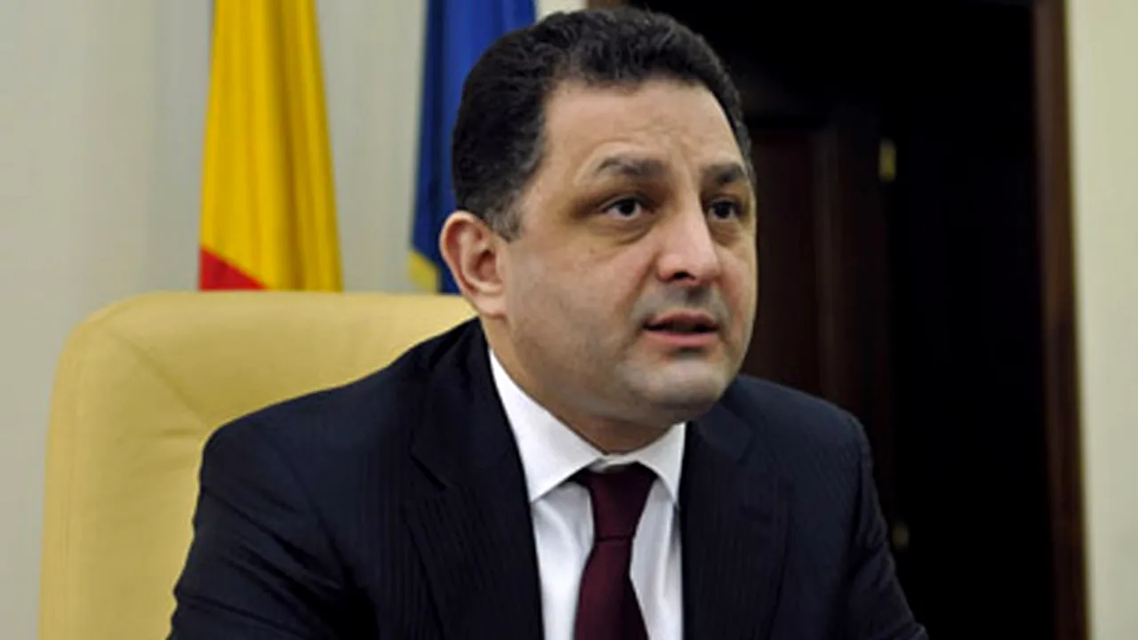 Vanghelie: Vrăjitoarele i-au transformat pe unii în figuranţi şi din figuranţi în maimuţe