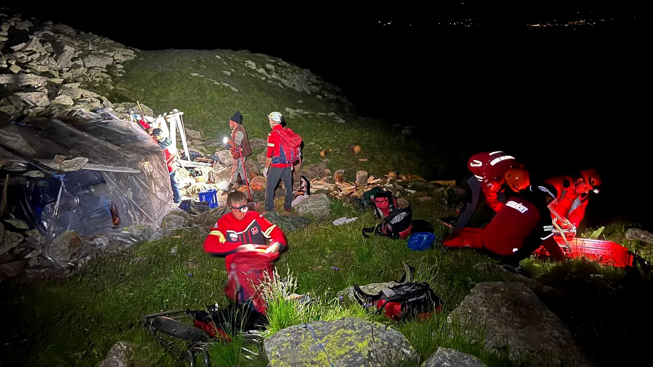 Un cioban s-a tăiat cu drujba în Piatra Craiului