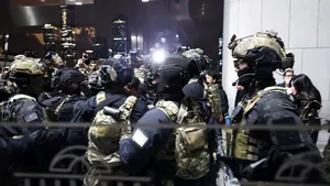 Momente dramatice în Coreea de Sud. Are loc o luptă pentru putere între preşedinte şi parlament. Legea marţială declarată de preşedinte şi anulată de parlament