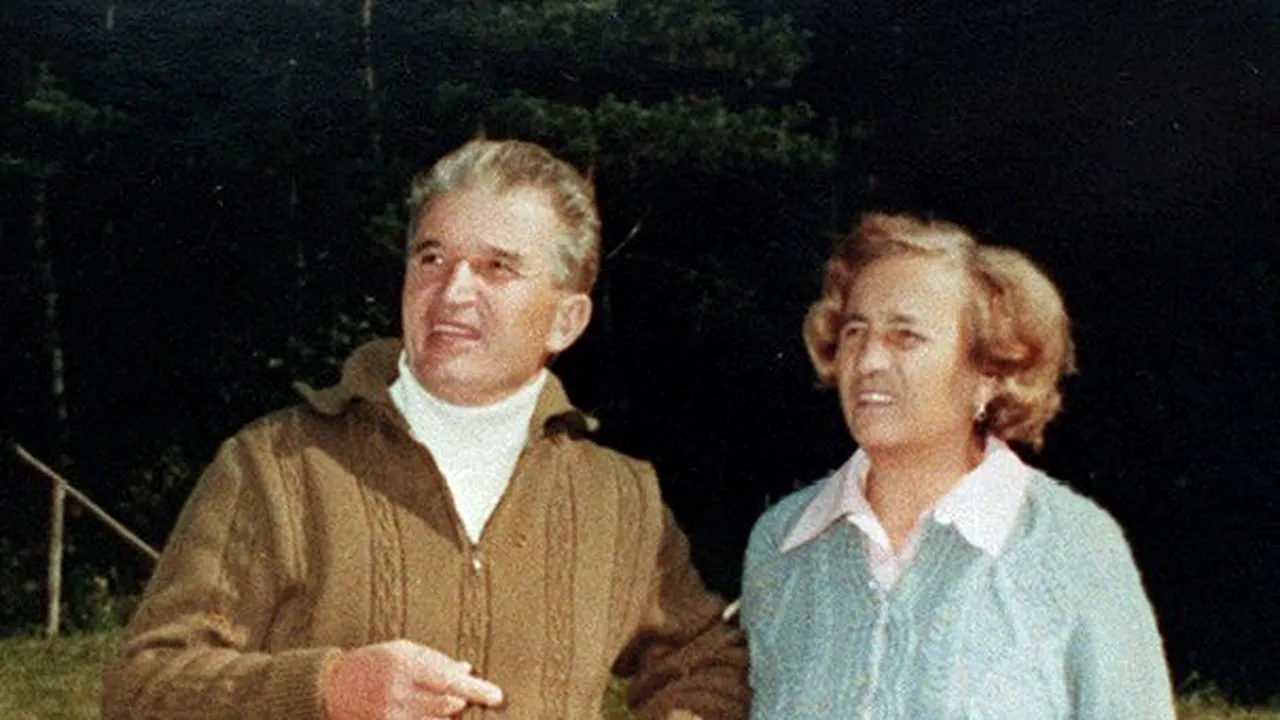 O haină de blană a Elenei Ceauşescu şi obiecte din 