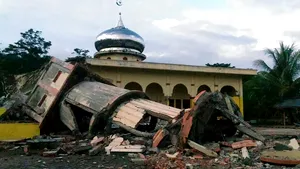 Cutremur cu magnitudinea de 6,5 în Indonezia. Cel puţin 97 de persoane şi-au pierdut viaţa. Nu a fost emisă alertă de tsunami