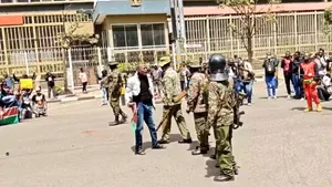 Kenya: Proteste violente în Nairobi după decesul unui blogger aflat în arestul poliției