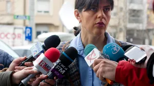 Scandal în DNA, după înregistrările cu Kovesi privind ordinele pe care le dădea procurorilor. Trei procurori DNA au sesizat Inspecţia Judiciară după ce au fost citaţi în dosar şi s-ar fi cerut testul poligraf. Codruţa Kovesi a solicitat CSM revocarea din funcţie a doi dintre ei 