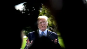 Donald Trump nu a fost informat că ar fi vizat de investigaţia privind ingerinţele Rusiei