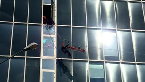 Simularea unui seism de 7,2 grade pe scara Richter în Capitală. Care a fost scenariul şi cum a decurs evacuarea. „Într-o situaţie reală, e posibil lucrurile să nu funcţioneze ideal”