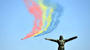 Ziua Aviaţiei 2019: Zeci de avioane şi elicoptere, acrobaţii la Monumentul Eroilor Aerului din Piaţa Aviatorilor/ PROGRAMUL manifestărilor