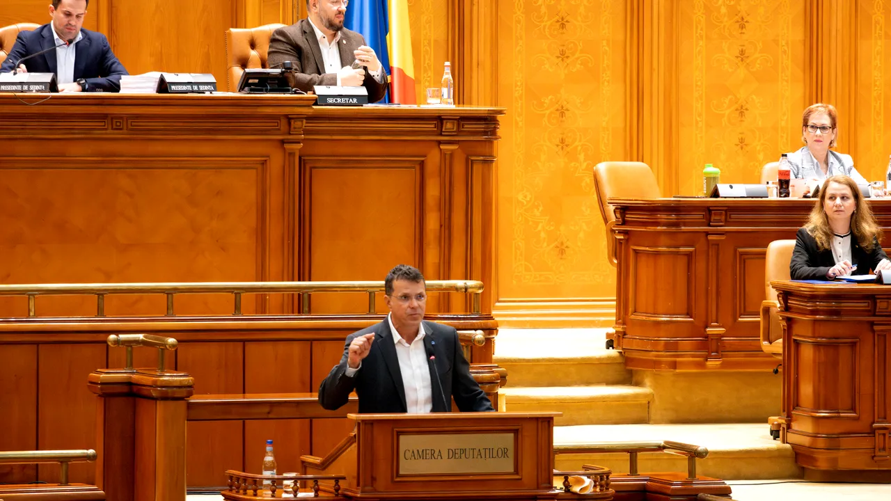 USR nu va susţine moţiunea AUR împotriva Guvernului Ciolacu