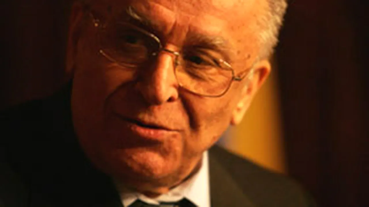 Iliescu nu a votat la referendum şi a apreciat că nu se va înregistra o prezenţă mai mare de 30%