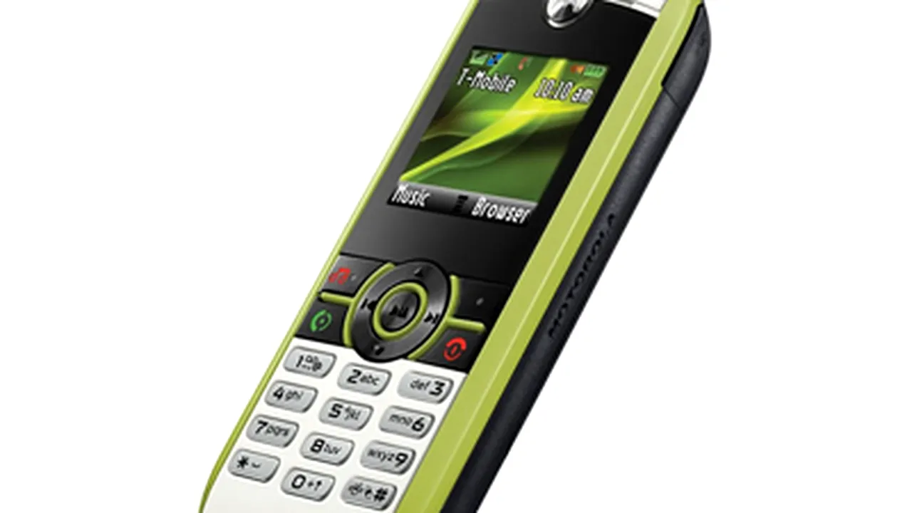 Primul telefon făcut din sticle de plastic reciclate