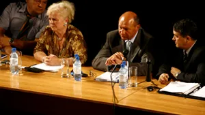 COM: Băsescu i-a făcut din vorbe pe pensionari