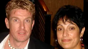 Un om de afaceri britanic din Dubai şi-a bătut prietena cu o bâtă şi a abandonat-o în deşert