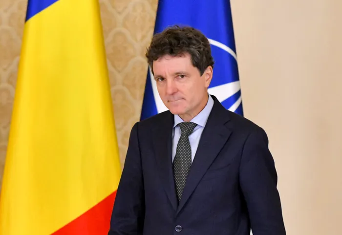 POLITIC Ce face Nicușor Dan dacă pică Guvernul Mureșan