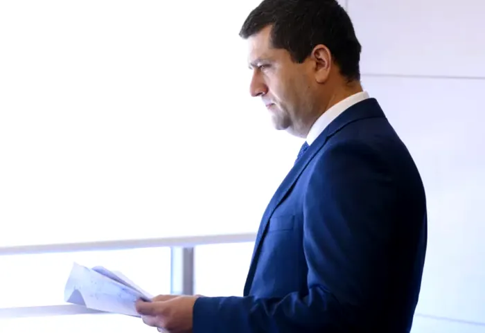 Radu Miruţă, despre incendiul de la Cugir: Nu mai merge doar cu “Doamne ajută că n-a fost mai rău” / Nu, nu accept explicații cu “erori neprevăzute”