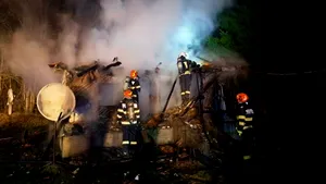 Trupul unui bărbat, găsit carbonizat după un incendiu într-o casă din Argeș