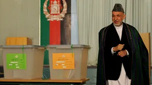 Cetăţenii afgani îşi aleg preşedintele - VIDEO