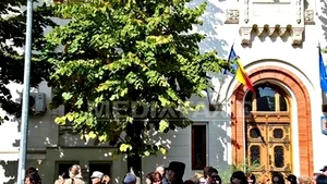 Romanian Teachers Resume Protests Outside Education Ministry