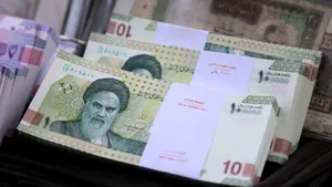 Moneda iraniană se prăbușește la un nou minim istoric. Un dolar a ajuns la 2,5 milioane de riali