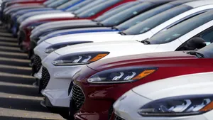 Viitorul industriei auto în România, dictat în primă fază de maşinile clasice. Infrastructura va face diferenţa