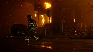 Texas: Oraş evacuat din cauza unui incendiu la o uzină chimică