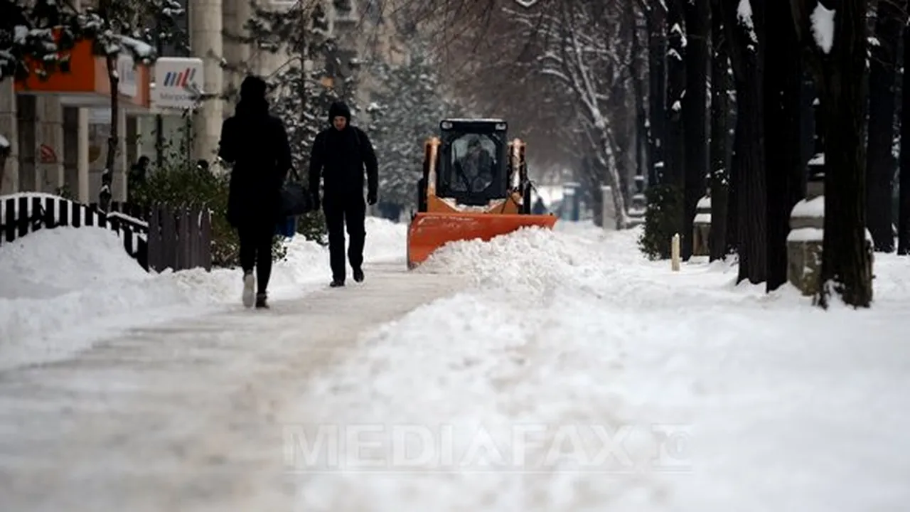 Firmele care se ocupă de deszăpezire în Bucureşti, amendate pentru a doua zi consecutiv
