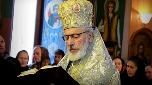 Sfatul Arhiepiscopului Argeşului se îndreaptă către familii: Să nu solicităm şoferilor necunoscuţi să fim transportaţi