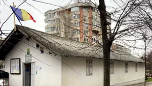 Instanţa a suspendat provizoriu demolarea bisericuţei „Izvorul Tămăduirii