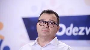 Primul senator care renunţă la pensia specială, prin act notarial: Legea votată în Camera Deputaţilor „este o cacealma”