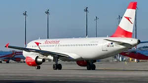 Alertă cu bombă într-un avion de pasageri, la granița cu România. Avionul, escortat militar până la aterizarea de urgență