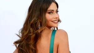 Sofia Vergara, la un pas de DEZASTRU. Ce a păţit una dintre cele mai dorite femei din lume la premiile Emmy - FOTO
