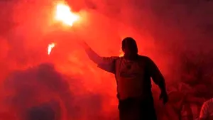 Argăseală: Steaua riscă o amendă pentru torţele aprinse de suporteri la Munchen